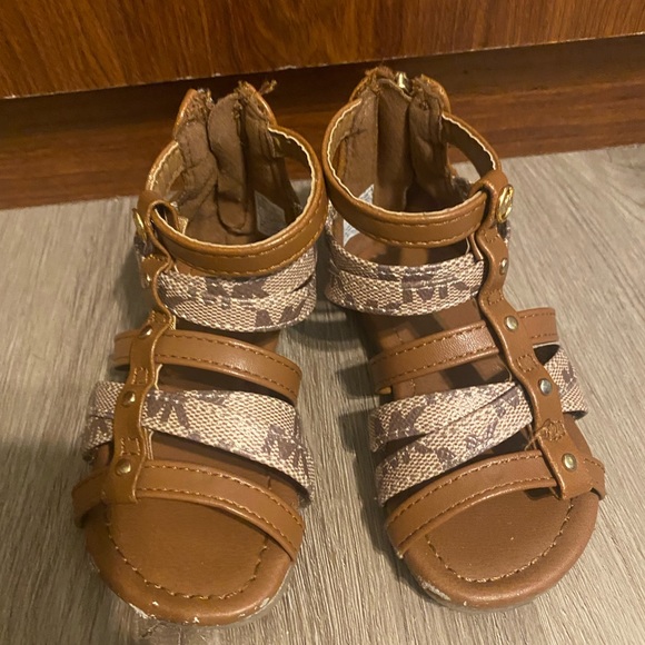MK Infant Sandals - Picture 3 of 5